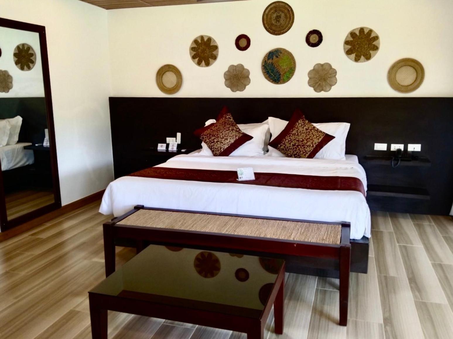 פנגלאו Commander Suites De Bohol מראה חיצוני תמונה
