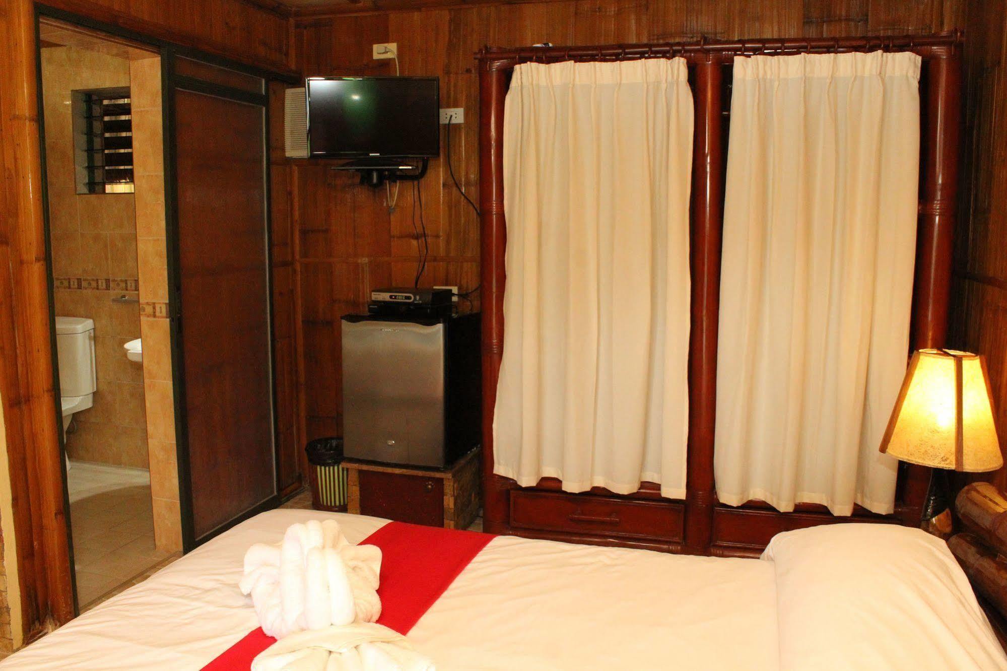 פנגלאו Commander Suites De Bohol מראה חיצוני תמונה